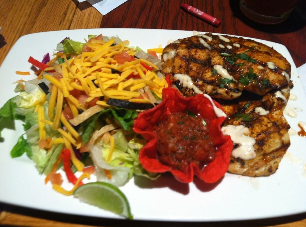 Red Robin from The Healthiest Entrées at Your 10 Favorite Chain